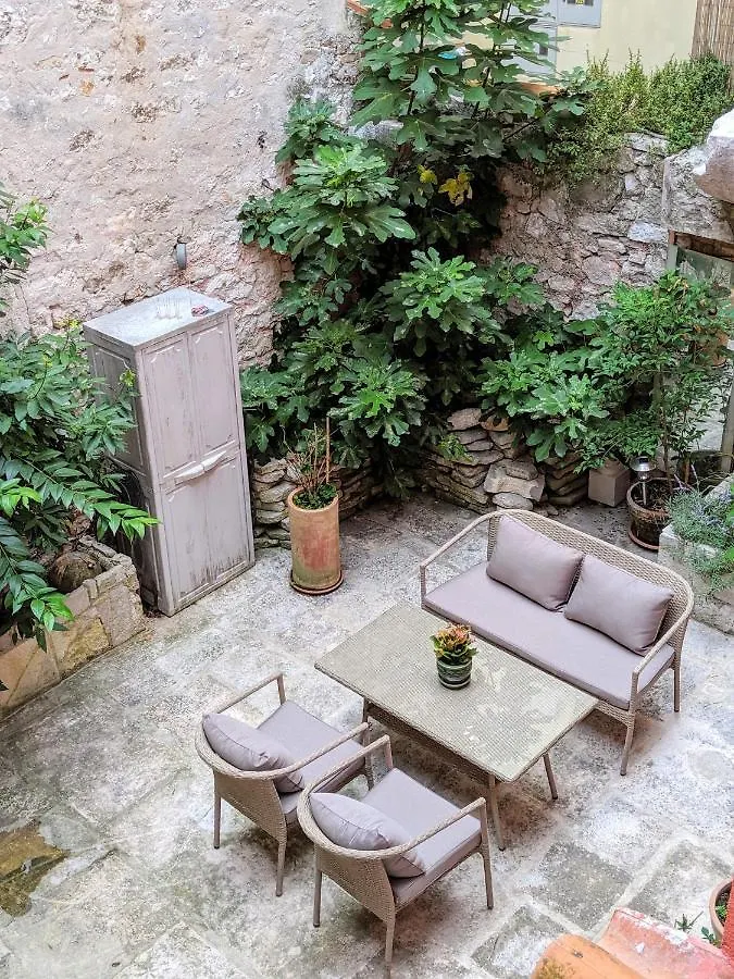 Private Courtyard Medieval Stone Home In Old Town Rovinj Ferienhaus