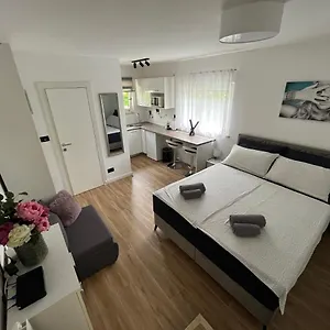  Apartment Esmeralda